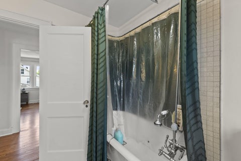 Tiny photo for 380 E Kelso Road, Columbus, OH 43202 (MLS # 226024907)