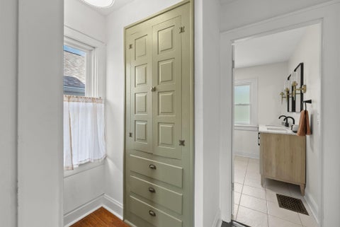Tiny photo for 380 E Kelso Road, Columbus, OH 43202 (MLS # 226024907)