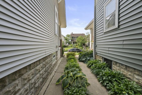 Tiny photo for 380 E Kelso Road, Columbus, OH 43202 (MLS # 226024907)
