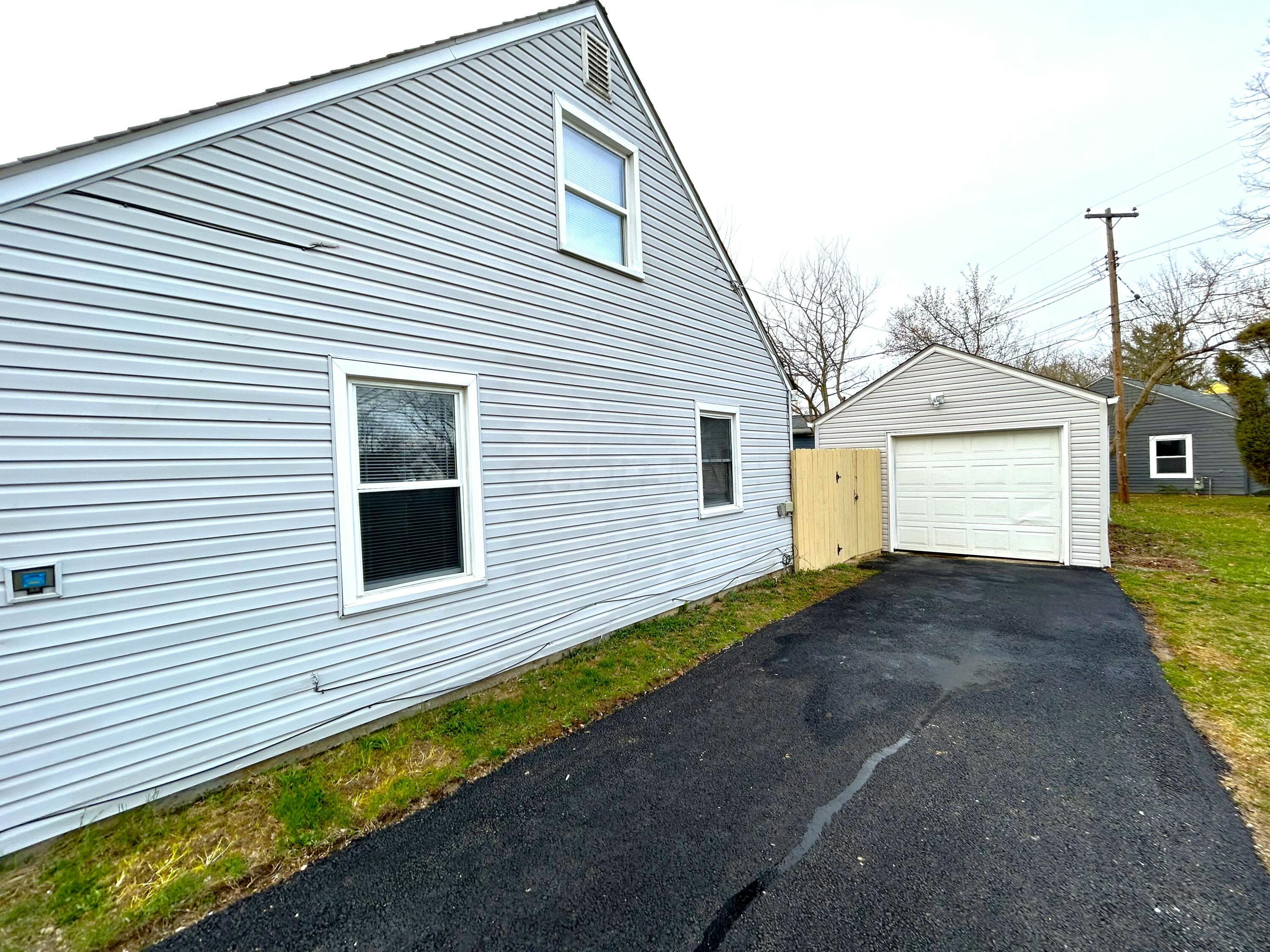 2322 Mecca Road, Columbus, Ohio image 6