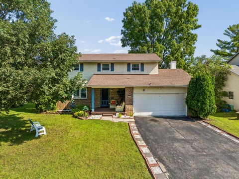 Photo of 6910 Roundelay Road N, Reynoldsburg, OH 43068 (MLS # 226032766)