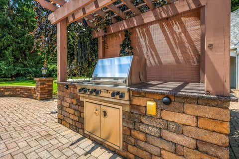 Tiny photo for 2777 Mccoy Road, Upper Arlington, OH 43220 (MLS # 226029601)
