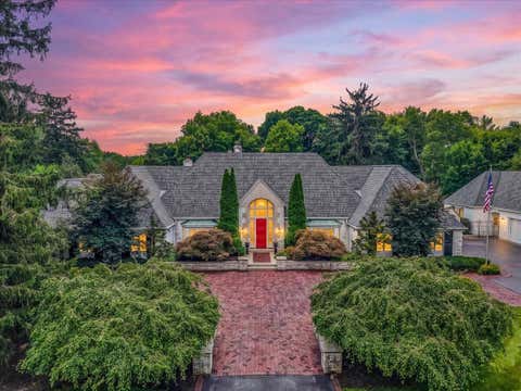 Tiny photo for 2777 Mccoy Road, Upper Arlington, OH 43220 (MLS # 226029601)