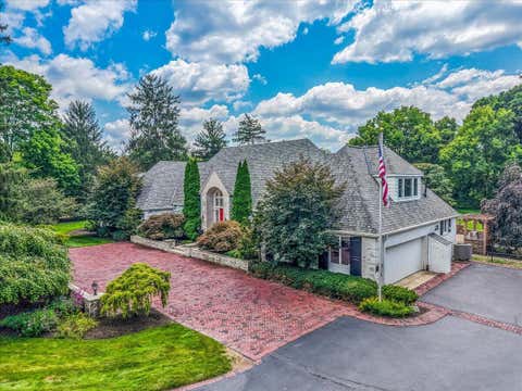Tiny photo for 2777 Mccoy Road, Upper Arlington, OH 43220 (MLS # 226029601)