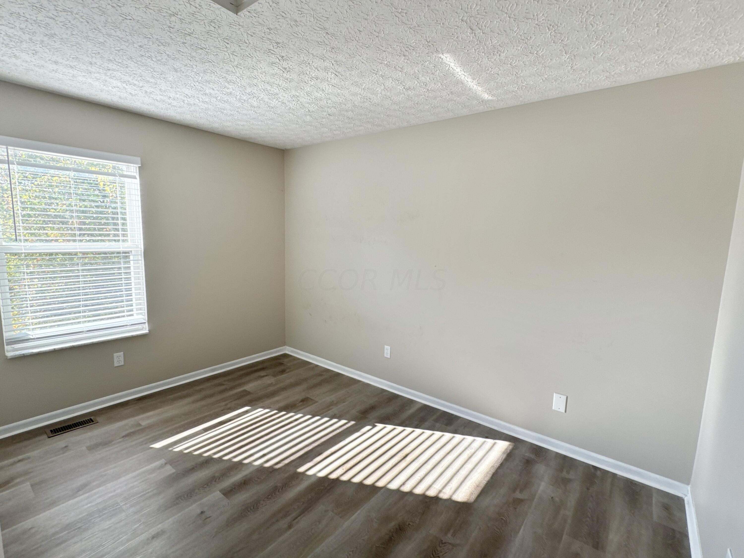 6377 Pinefield Drive, Hilliard, Ohio image 14