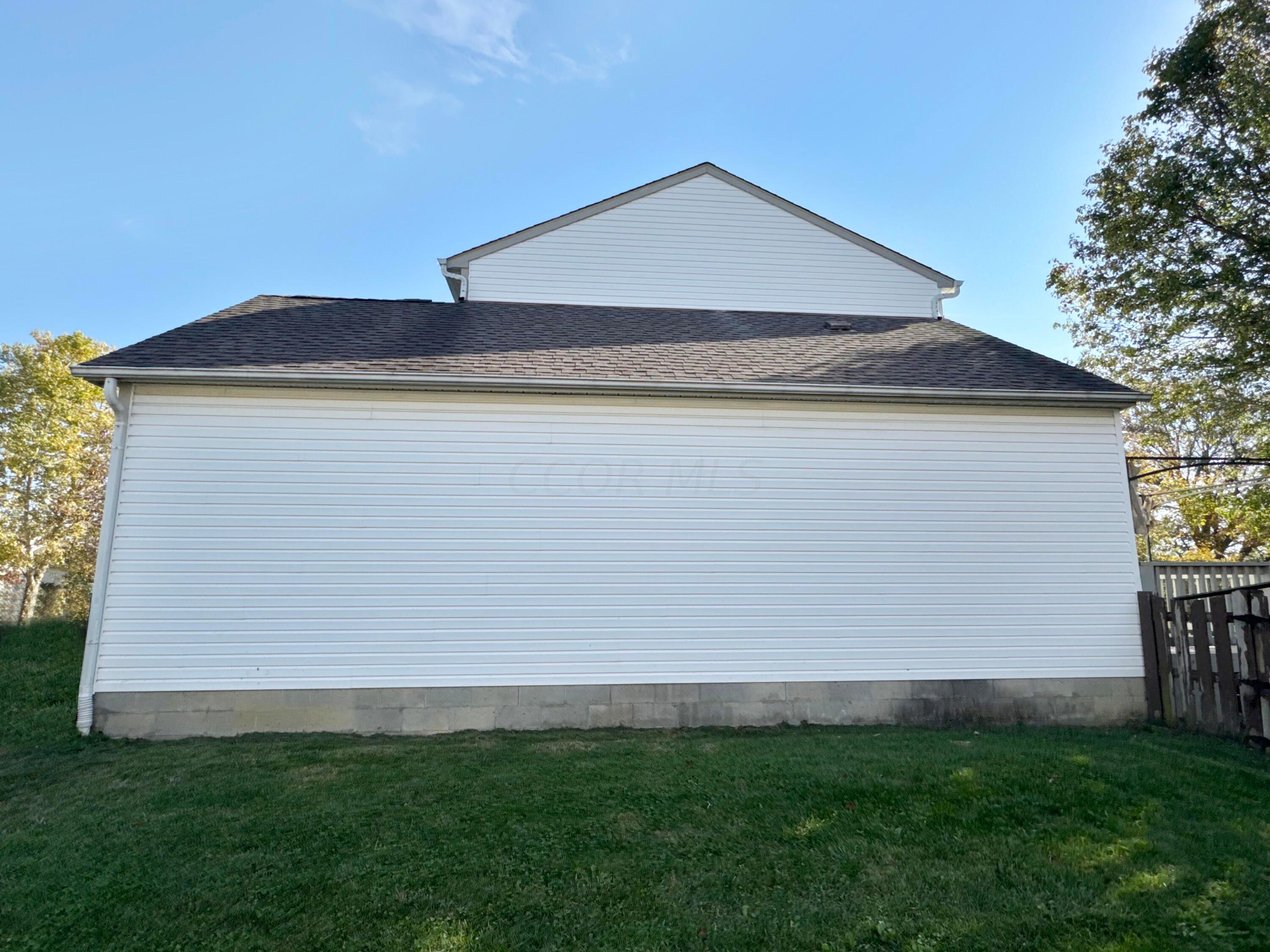 6377 Pinefield Drive, Hilliard, Ohio image 2