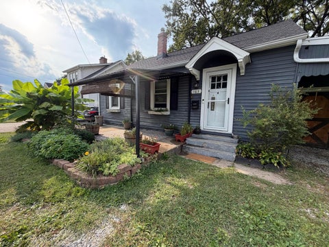 Photo of 163 N Pershing Drive, Lancaster, OH 43130 (MLS # 226033446)