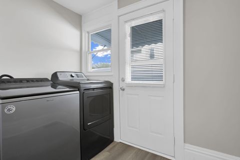 Tiny photo for 270 Lawrence Street, Newark, OH 43055 (MLS # 226013121)