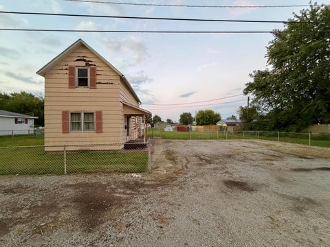 Photo of 1322 Grace Street, Washington Court House, OH 43160 (MLS # 226032713)