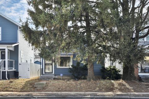 Tiny photo for 957 E 17th Avenue, Columbus, OH 43211 (MLS # 226002753)