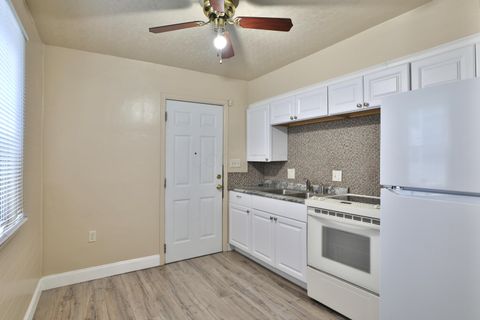 Tiny photo for 957 E 17th Avenue, Columbus, OH 43211 (MLS # 226002753)