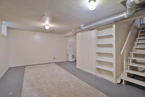 Tiny photo for 957 E 17th Avenue, Columbus, OH 43211 (MLS # 226002753)