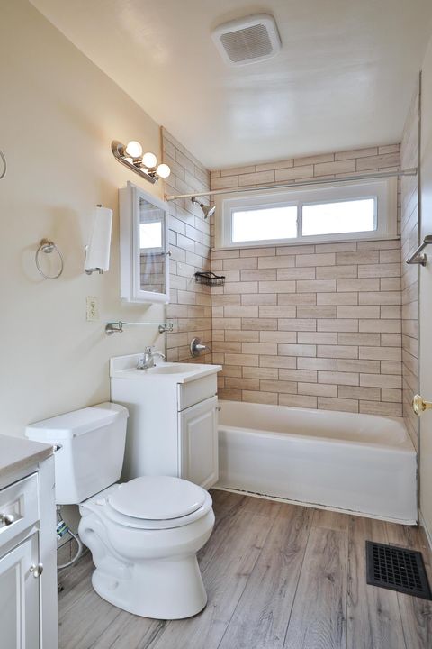 Tiny photo for 957 E 17th Avenue, Columbus, OH 43211 (MLS # 226002753)