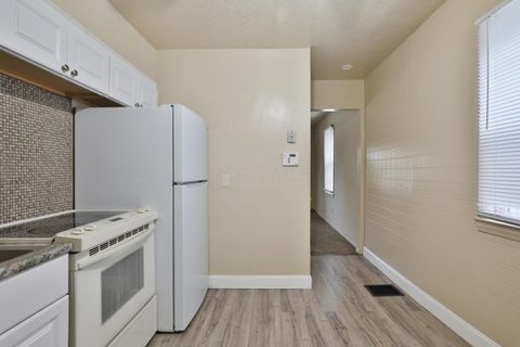 Tiny photo for 957 E 17th Avenue, Columbus, OH 43211 (MLS # 226002753)