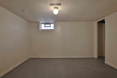 Tiny photo for 957 E 17th Avenue, Columbus, OH 43211 (MLS # 226002753)