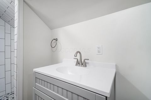 Tiny photo for 1896 Dyer Road, Grove City, OH 43123 (MLS # 226014468)