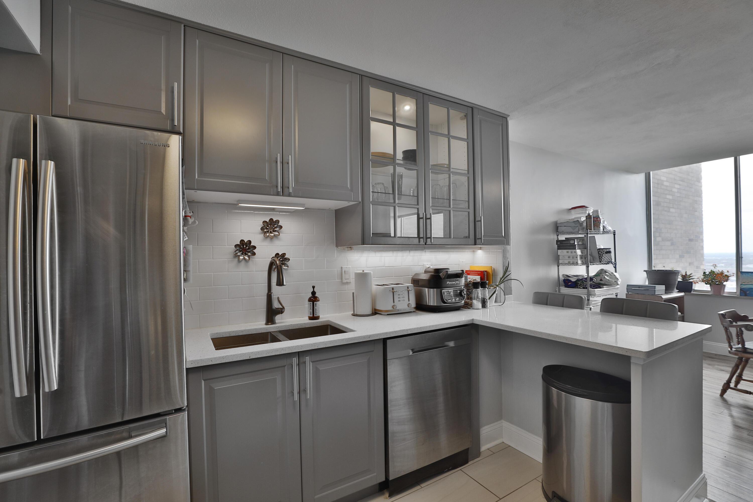 1000 Urlin Avenue #1608, Columbus, Ohio image 22