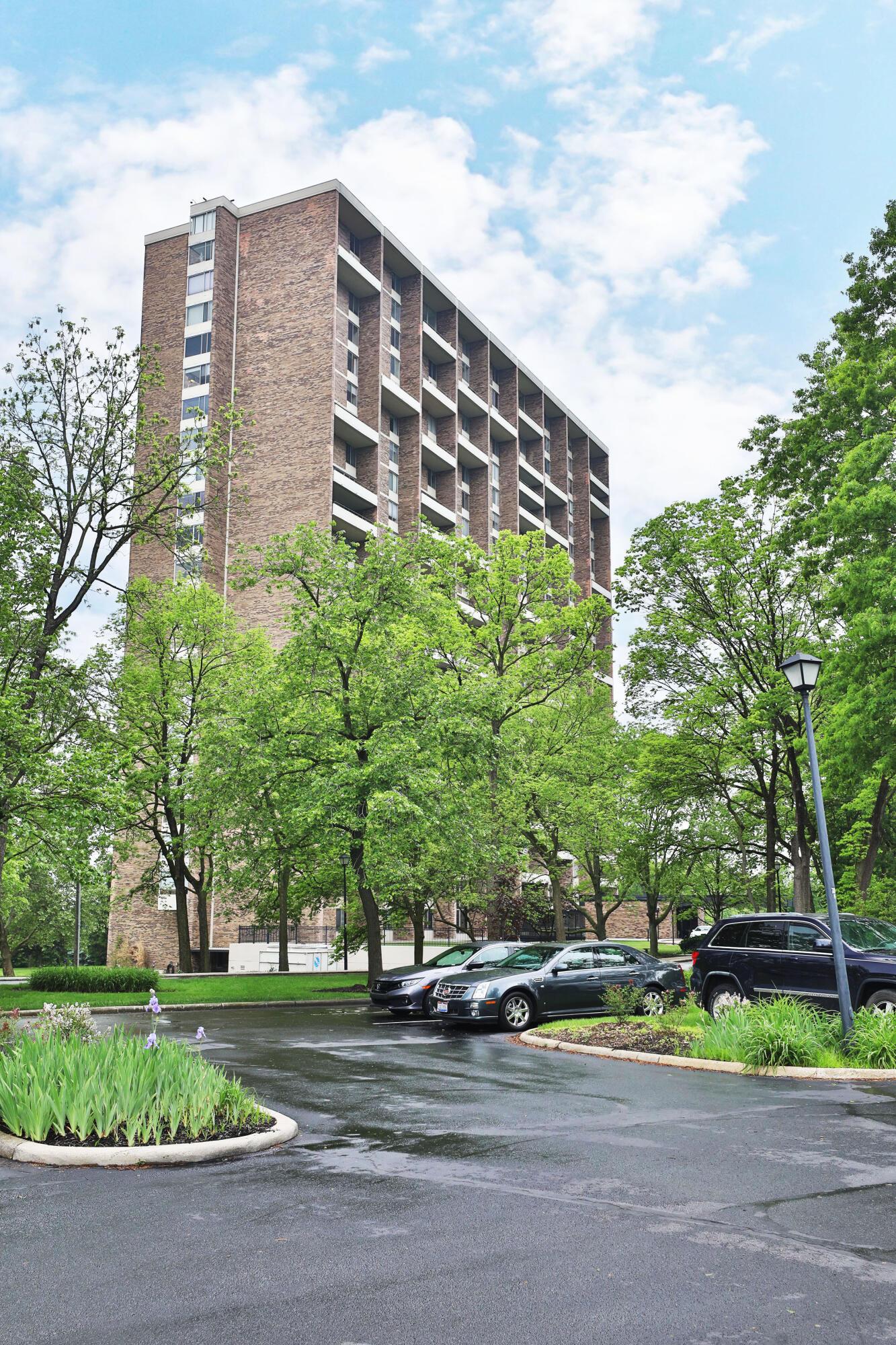 1000 Urlin Avenue #1608, Columbus, Ohio image 3