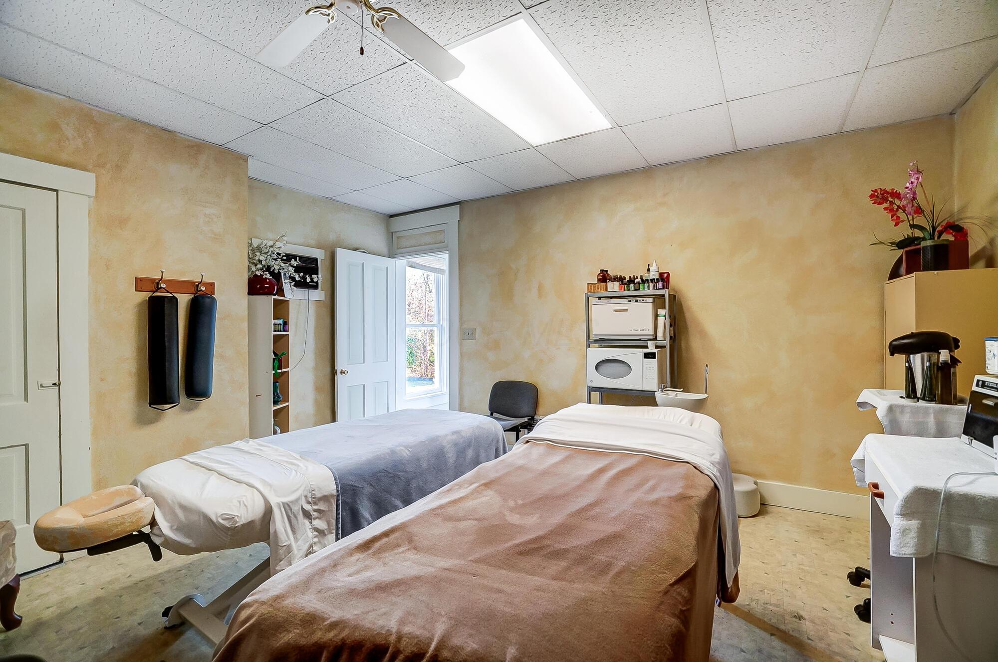 1652 N Limestone Street, Springfield, Ohio image 32