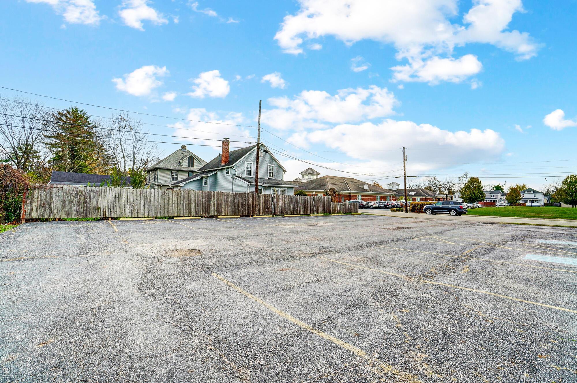 1652 N Limestone Street, Springfield, Ohio image 40