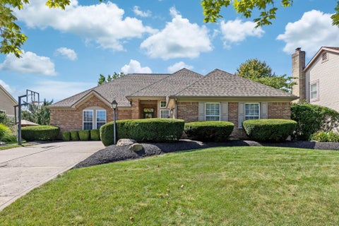 Photo of 4787 Britton Farms Drive, Hilliard, OH 43026 (MLS # 226035241)