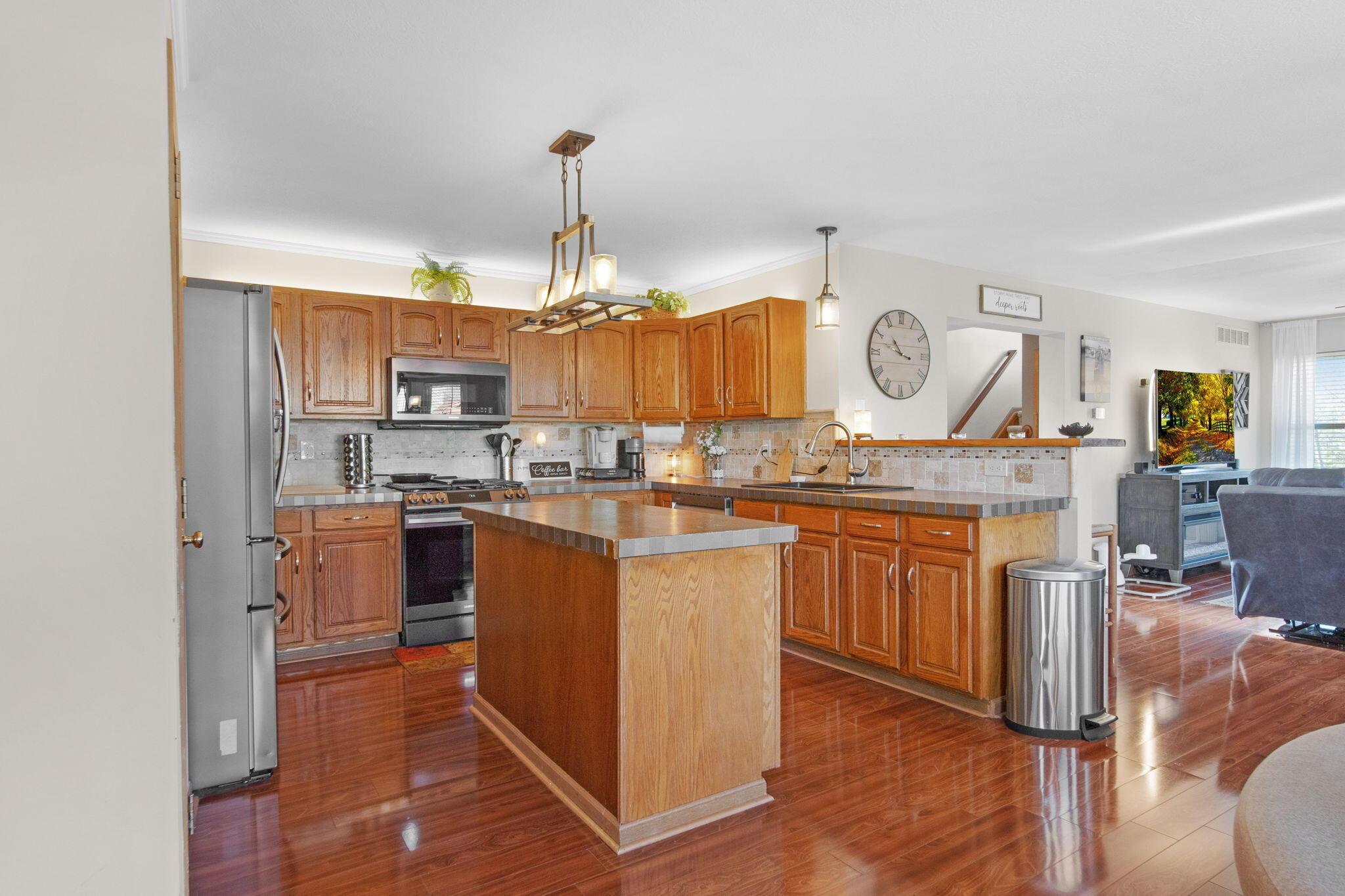 6055 Peridot Street, Grove City, Ohio image 18