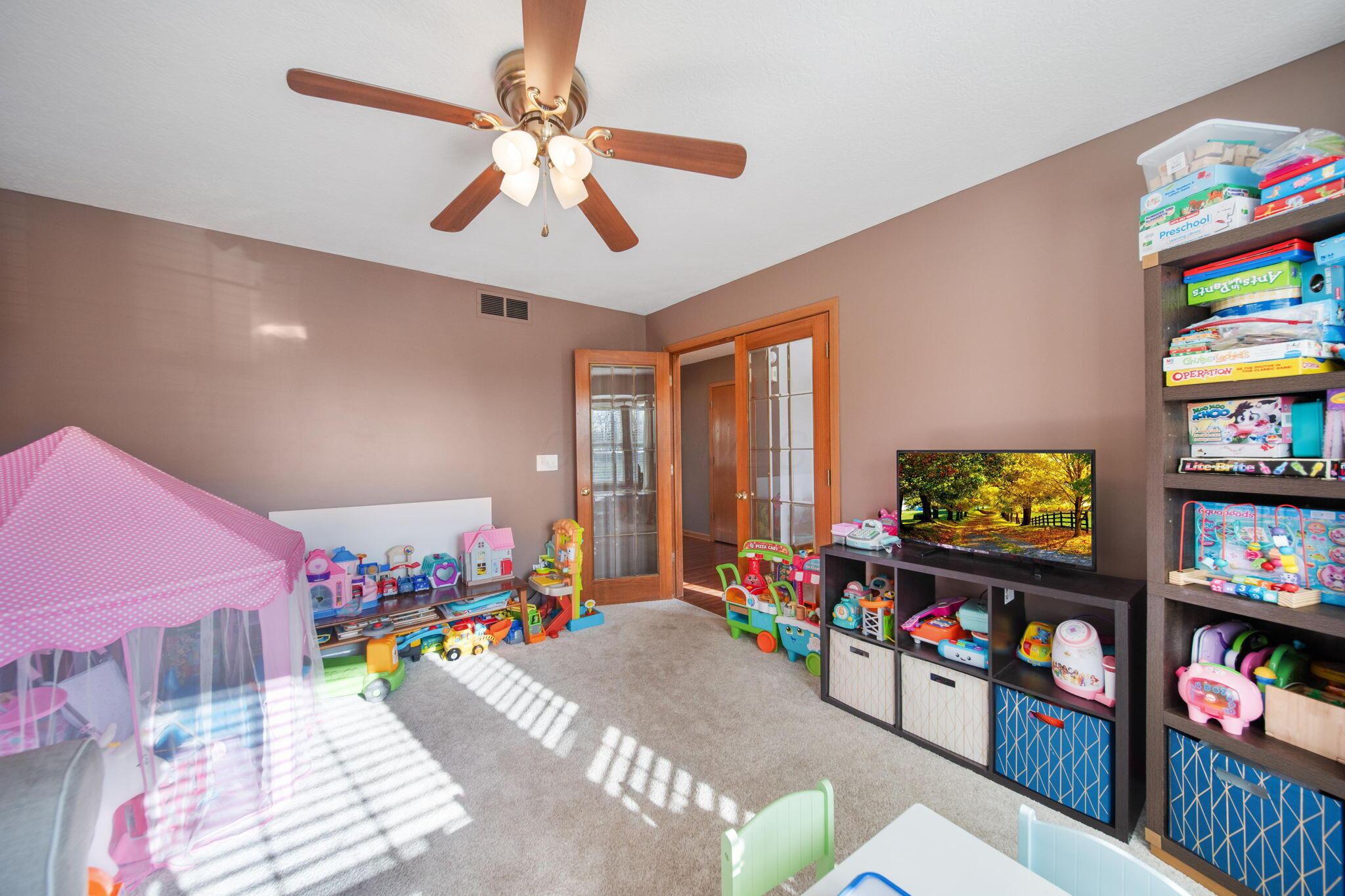 6055 Peridot Street, Grove City, Ohio image 37