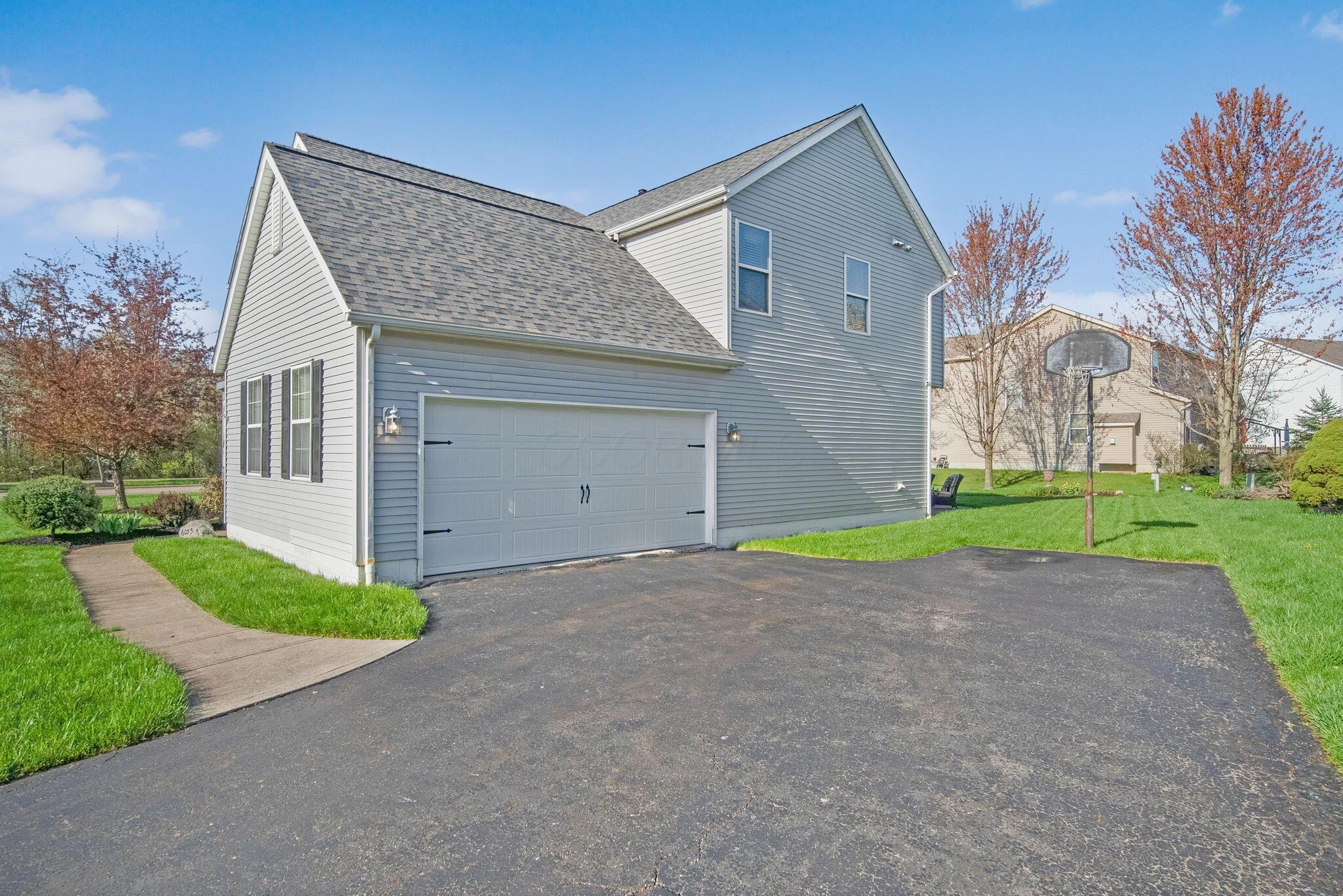 6055 Peridot Street, Grove City, Ohio image 9
