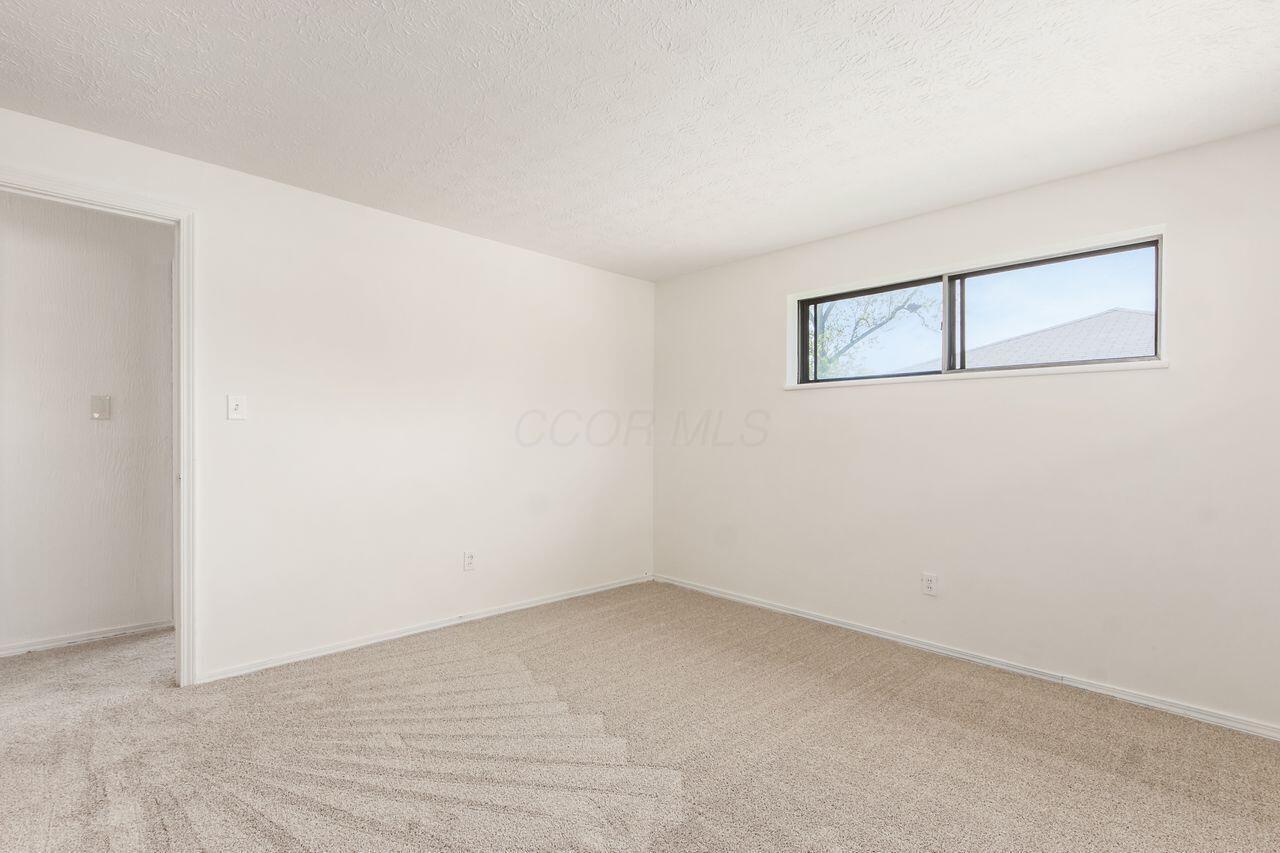 6350 Roselawn Avenue, Reynoldsburg, Ohio image 21
