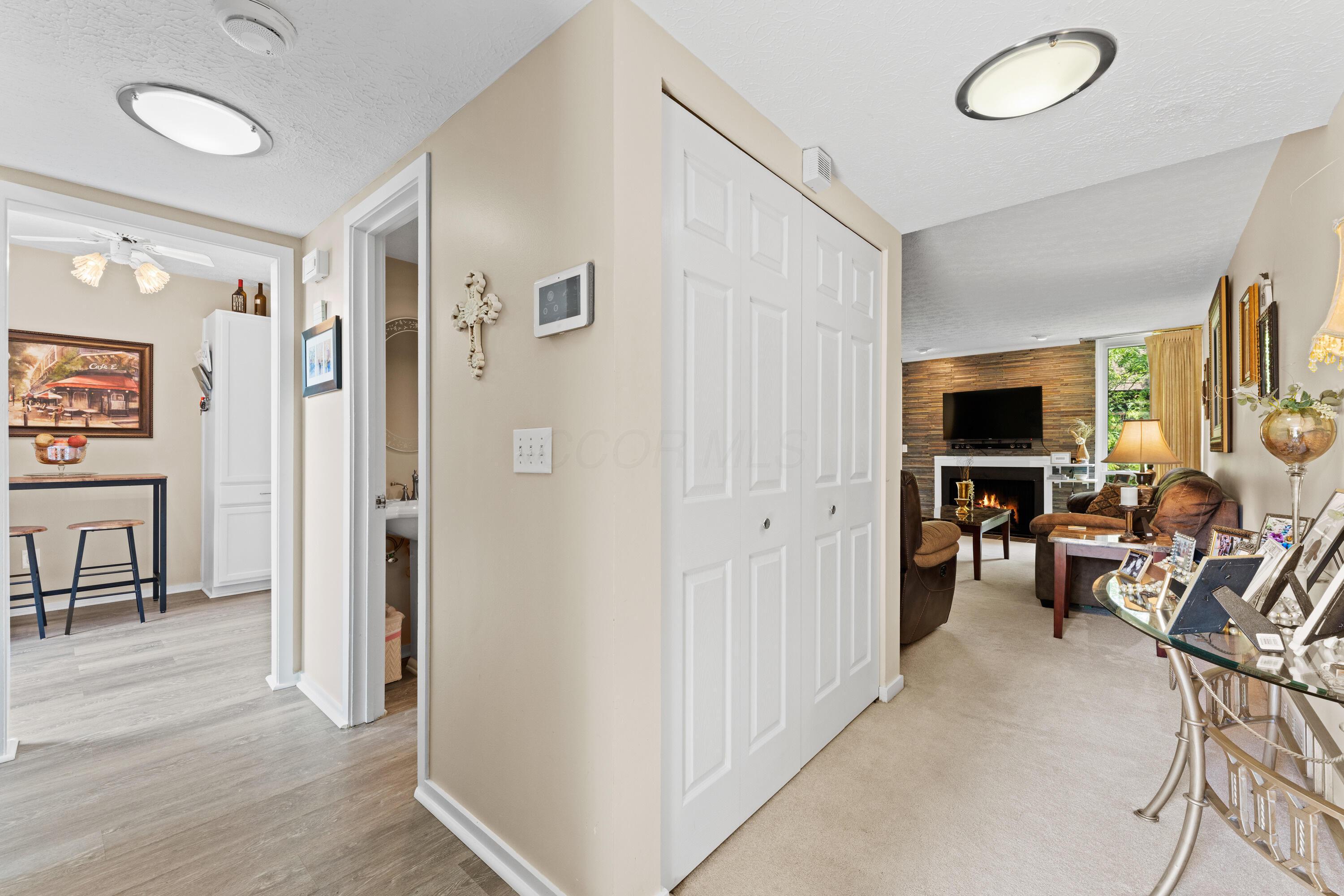 4960 Wintersong Lane, Westerville, Ohio image 8