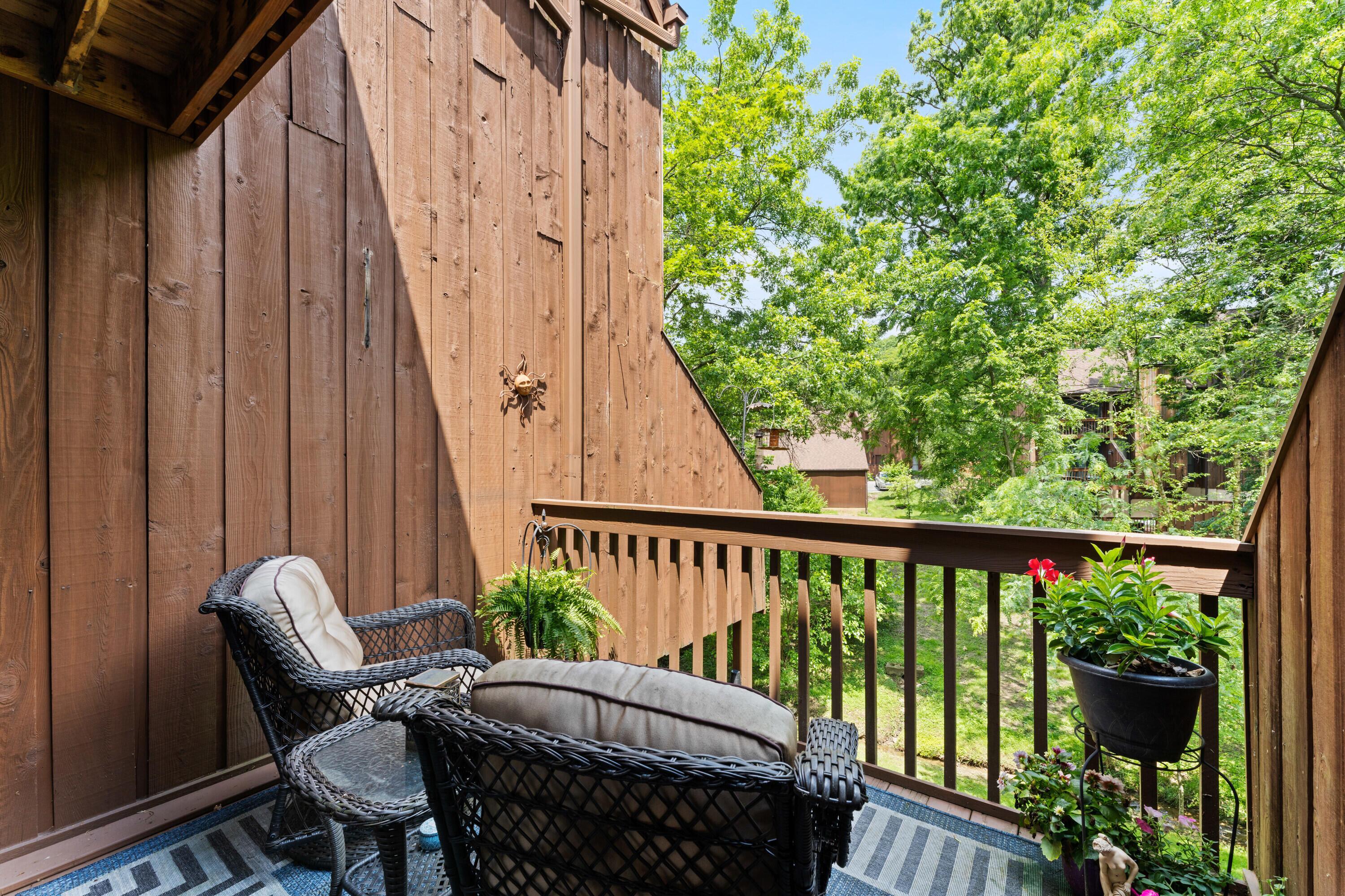 4960 Wintersong Lane, Westerville, Ohio image 3