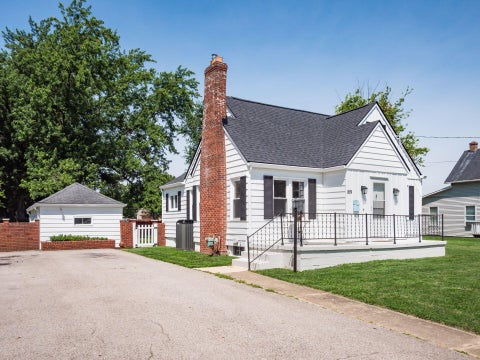 Tiny photo for 189 Elm Street, London, OH 43140 (MLS # 226022481)