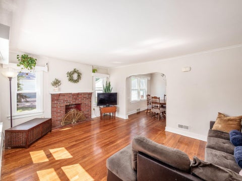 Tiny photo for 189 Elm Street, London, OH 43140 (MLS # 226022481)