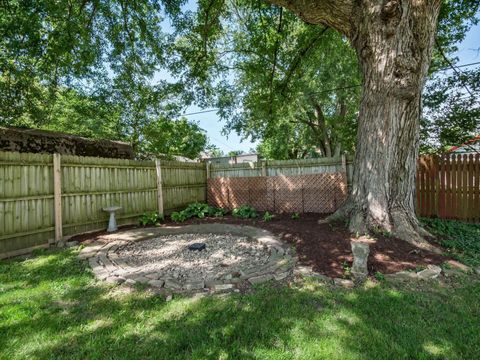 Tiny photo for 189 Elm Street, London, OH 43140 (MLS # 226022481)