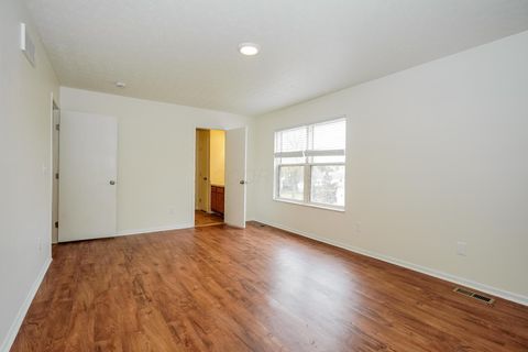 Tiny photo for 1169 Vera Place, Columbus, OH 43204 (MLS # 226014209)