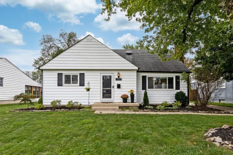 Tiny photo for 695 Island Court, Columbus, OH 43214 (MLS # 226036285)