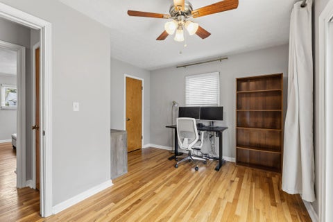 Tiny photo for 695 Island Court, Columbus, OH 43214 (MLS # 226036285)