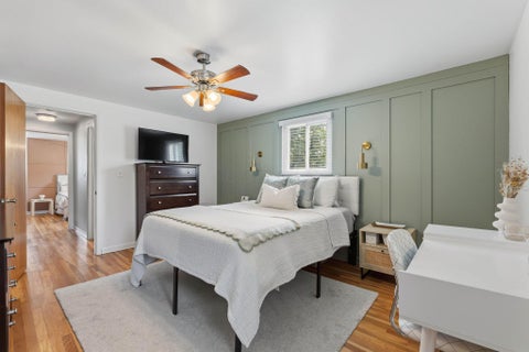 Tiny photo for 695 Island Court, Columbus, OH 43214 (MLS # 226036285)