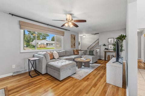 Tiny photo for 695 Island Court, Columbus, OH 43214 (MLS # 226036285)