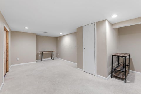 Tiny photo for 695 Island Court, Columbus, OH 43214 (MLS # 226036285)