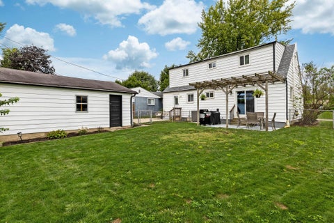 Tiny photo for 695 Island Court, Columbus, OH 43214 (MLS # 226036285)