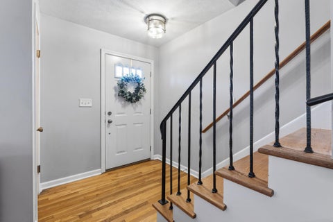 Tiny photo for 695 Island Court, Columbus, OH 43214 (MLS # 226036285)