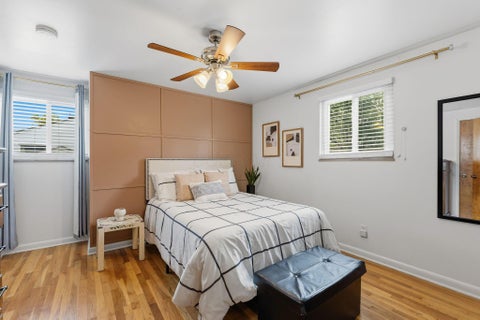 Tiny photo for 695 Island Court, Columbus, OH 43214 (MLS # 226036285)
