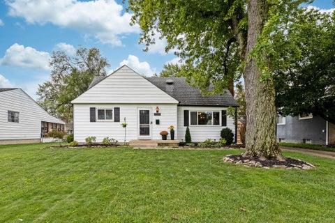 Photo of 695 Island Court, Columbus, OH 43214 (MLS # 226036285)