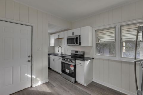 Tiny photo for 1430 Kenmore Road, Columbus, OH 43211 (MLS # 226002498)