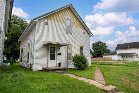 Homes For Sale - 936 S Lawn Avenue<br/> Coshocton, OH 43812