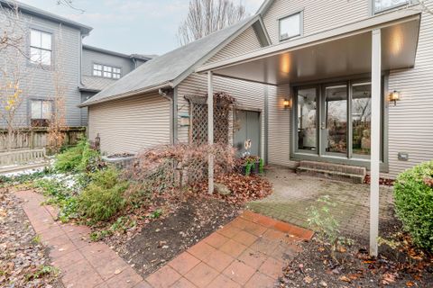 Tiny photo for 242 E Sycamore Street, Columbus, OH 43206 (MLS # 225045958)