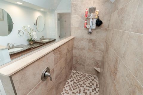 Tiny photo for 242 E Sycamore Street, Columbus, OH 43206 (MLS # 225045958)