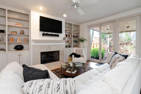 Tiny photo for 242 E Sycamore Street, Columbus, OH 43206 (MLS # 225045958)