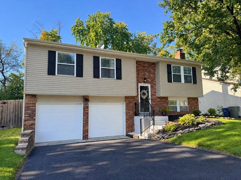 Photo of 3752 Cypress Creek Drive, Columbus, OH 43228 (MLS # 226037097)